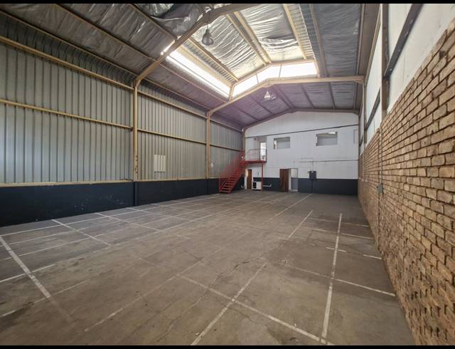 257M² FACTORY TO LET IN JET PARK